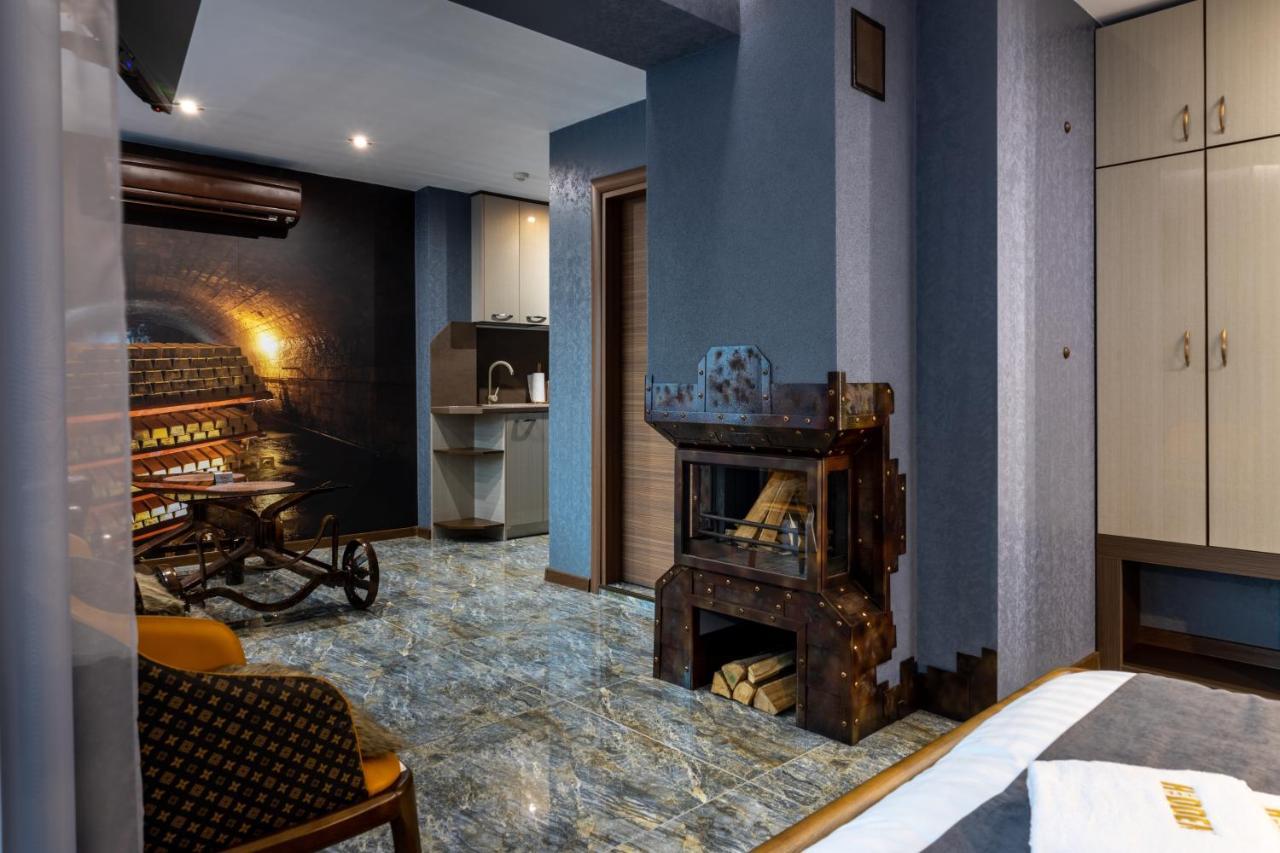 Hidden Bank: Digger'S Dream Apartment Plovdiv Exterior photo
